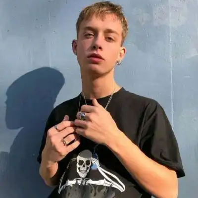 6686体育官网签约作者Riley