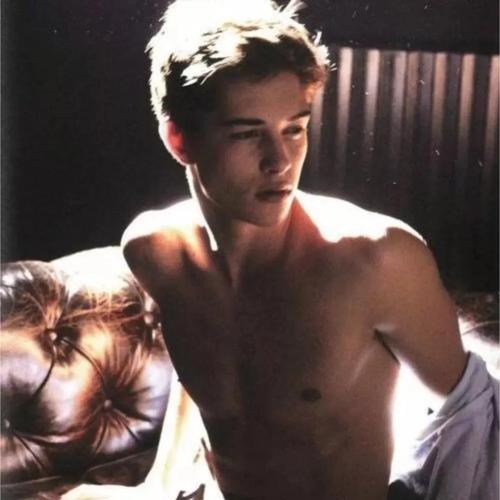 6686体育官网首席作者Dashiell