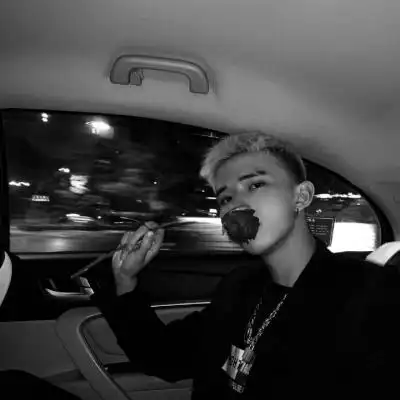 6686体育官网铁牌作者Rosa