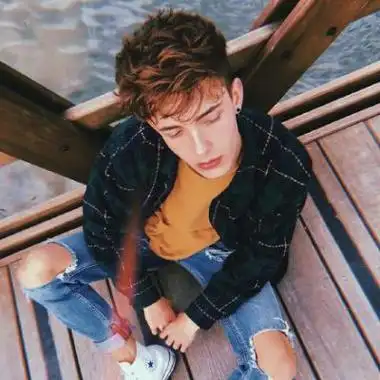 6686体育官网铁牌作者Ophelia