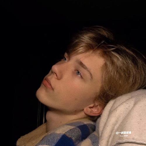 6686体育官网金牌作者Queen