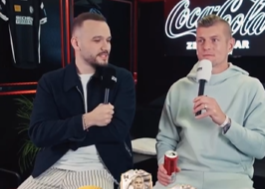 克罗斯评选历史最佳阵：C罗、大罗、小罗锋线，梅西进攻中场